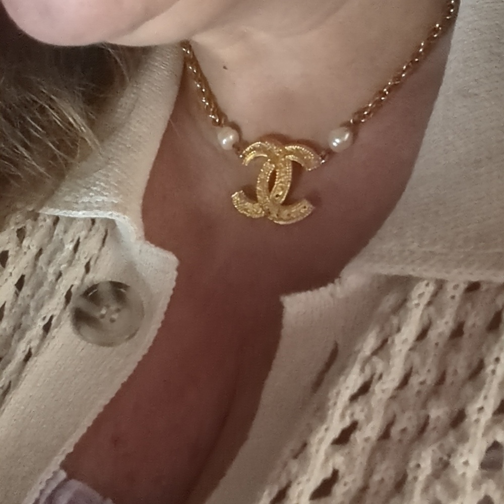 Chanel Vintage 1985 CC Logo Necklace Authentic Rare Gold-Tone - Picture 9 of 9